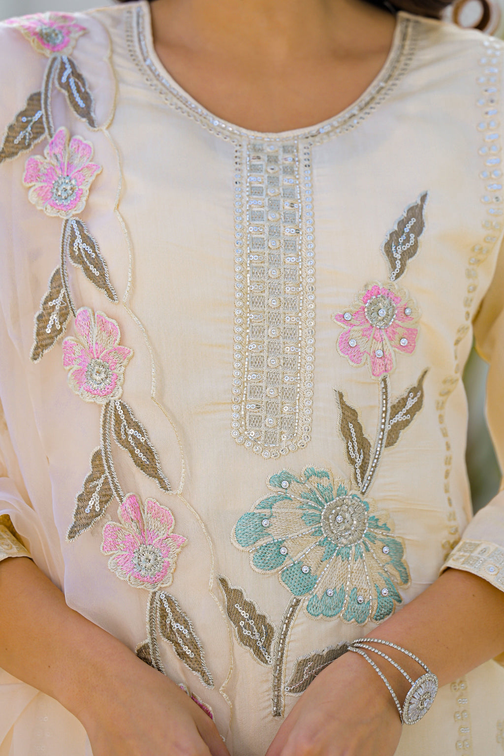 Desert Sand Embroidered Roam Sillk Suit Set