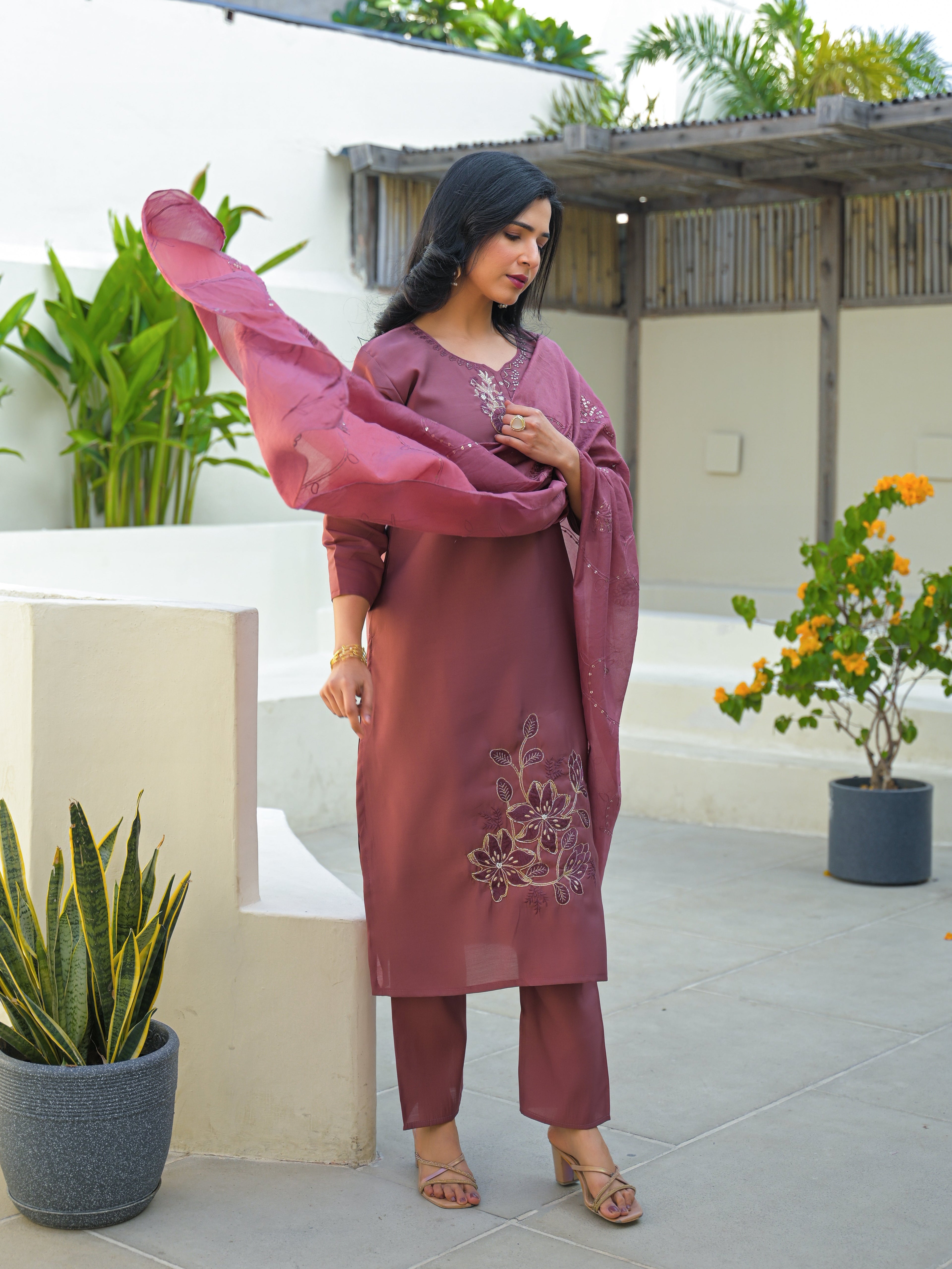 Turkish Rose Embroidered Roman Silk Suit Set